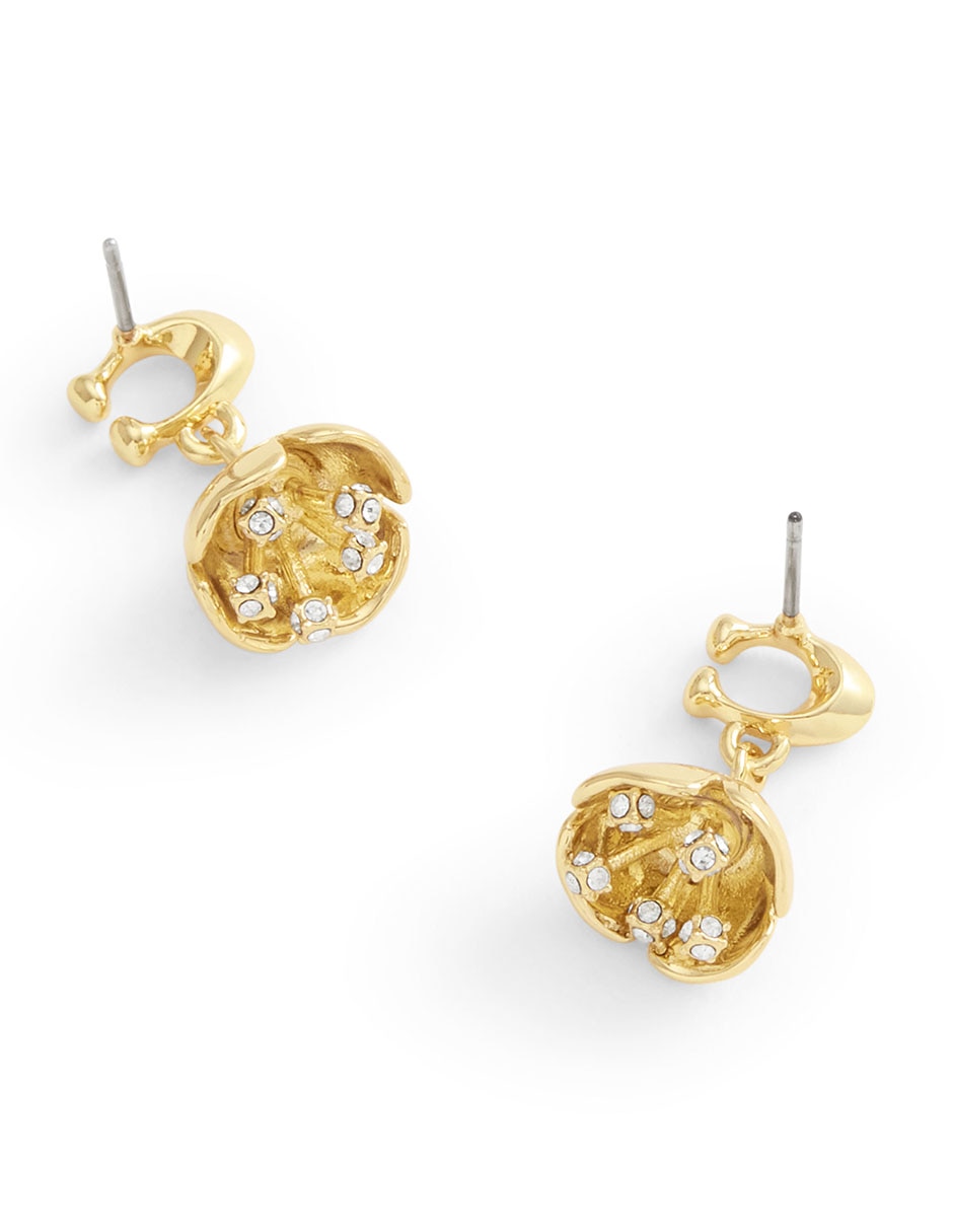 Aretes largos letra C con acabado brillante 4