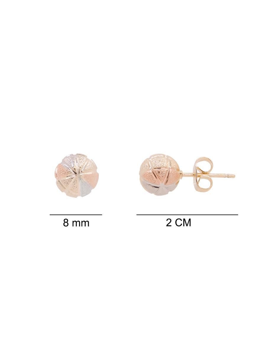 Aretes cortos redondos con acabado brillante 5