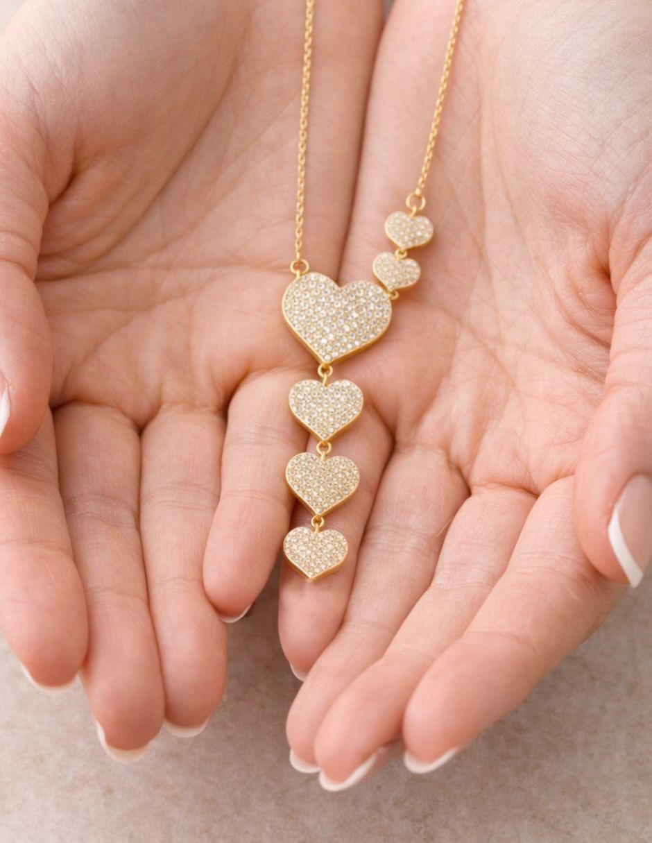 Collar con dije de corazón Cascada 18 K 2