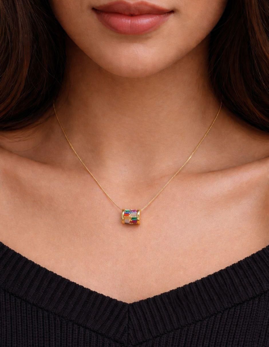 Collar con dije de cilindro Prisma Vivo 18 K 3