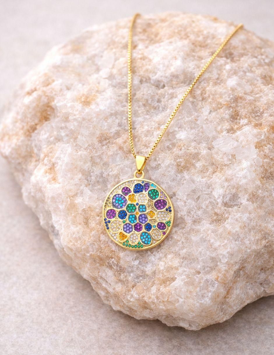 Collar con dije circular Chromia 18 K 2