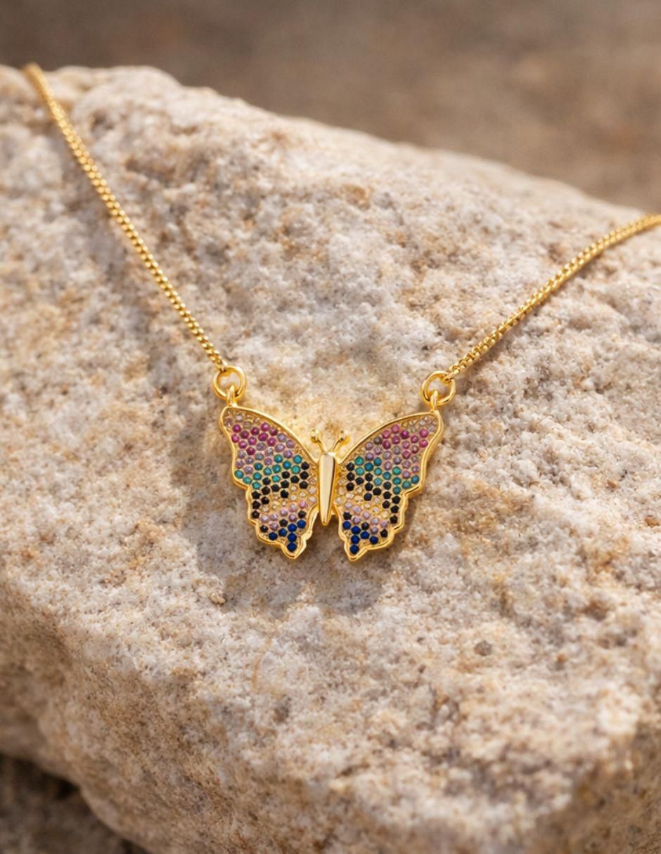 Collar con dije de mariposa Alaria 18 K 2