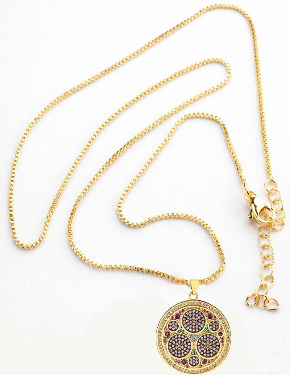 Collar con dije Mandala con acabado baño de oro18 K 5
