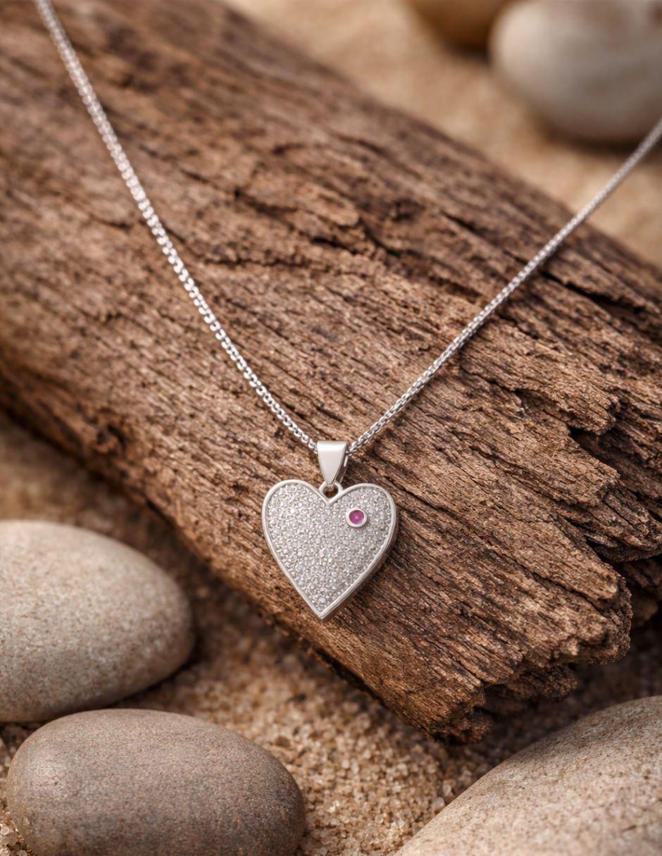 Collar con dije de corazón 2