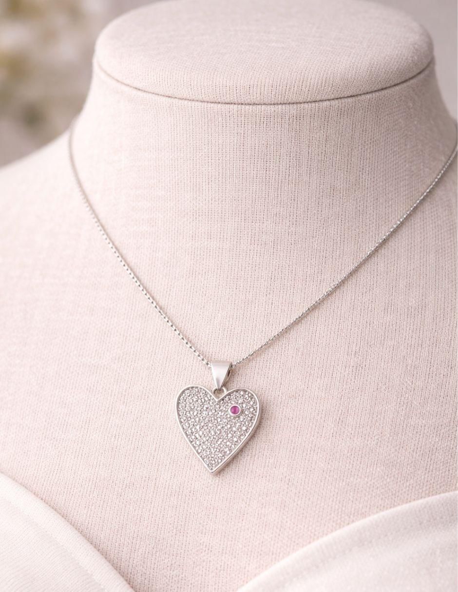Collar con dije de corazón 7