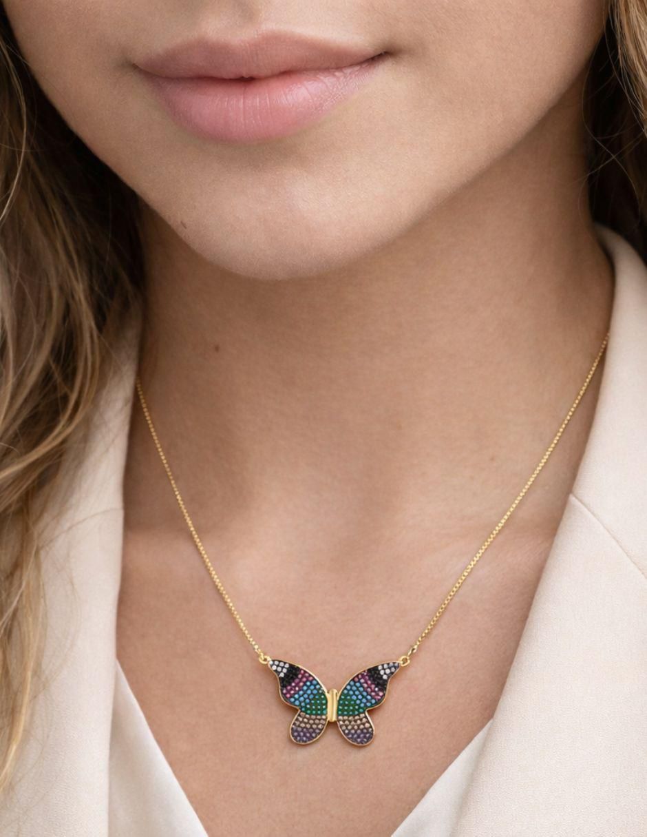 Collar de mariposa Metamorfia con acabado baño de oro 18 K 4