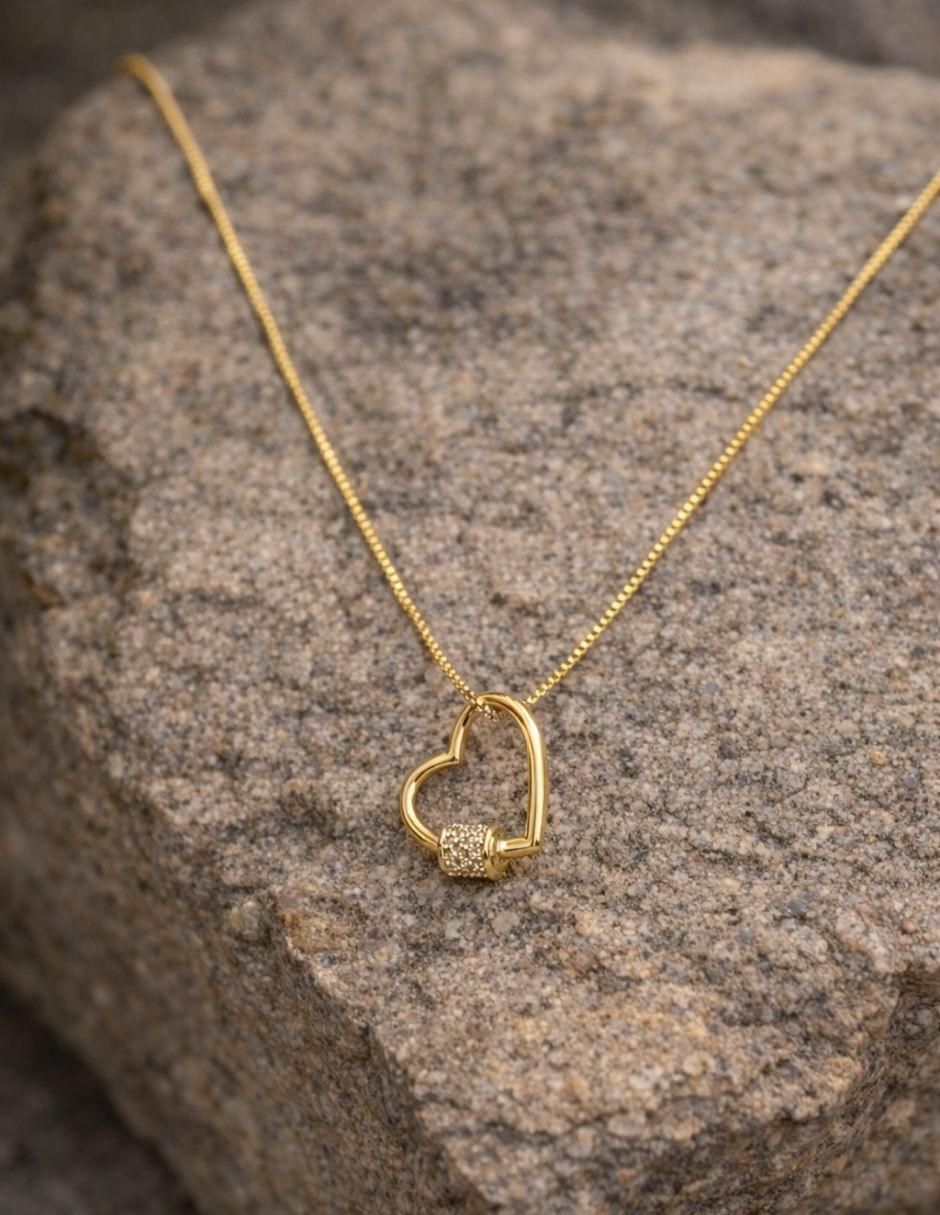 Collar con dije de corazón Locket Golden con acabado baño de oro 18 K 2