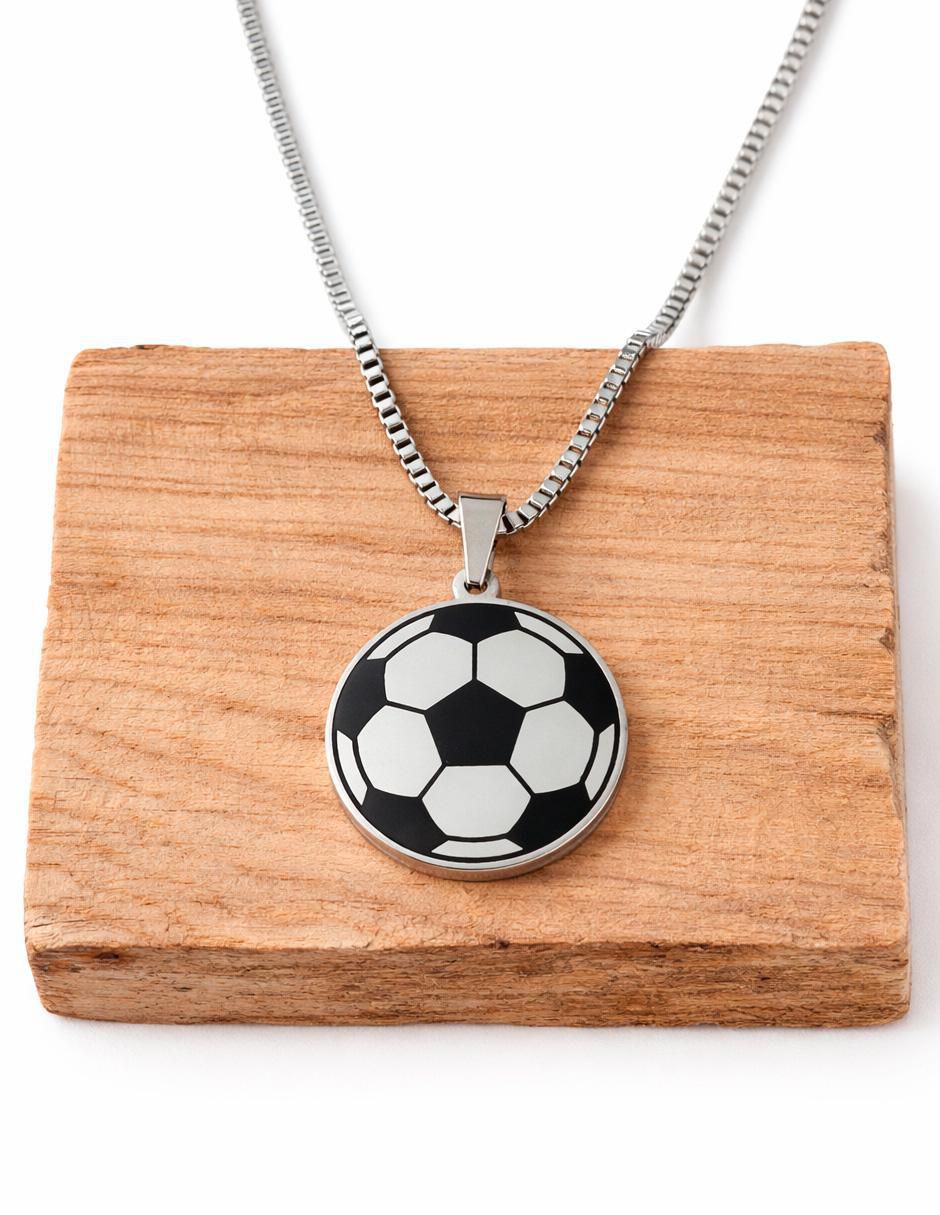Collar con dije de balón 2