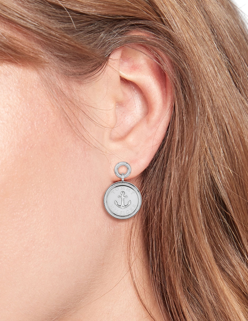 Aretes cortos Charms con acabado brillante 3