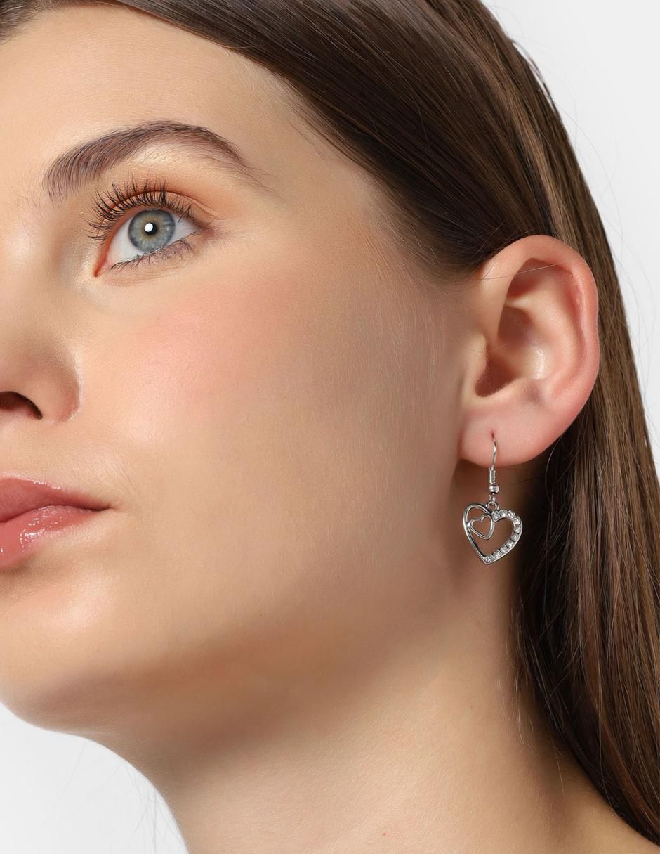 Aretes corto de corazón con acabado baño de oro blanco 18 K cristal 3