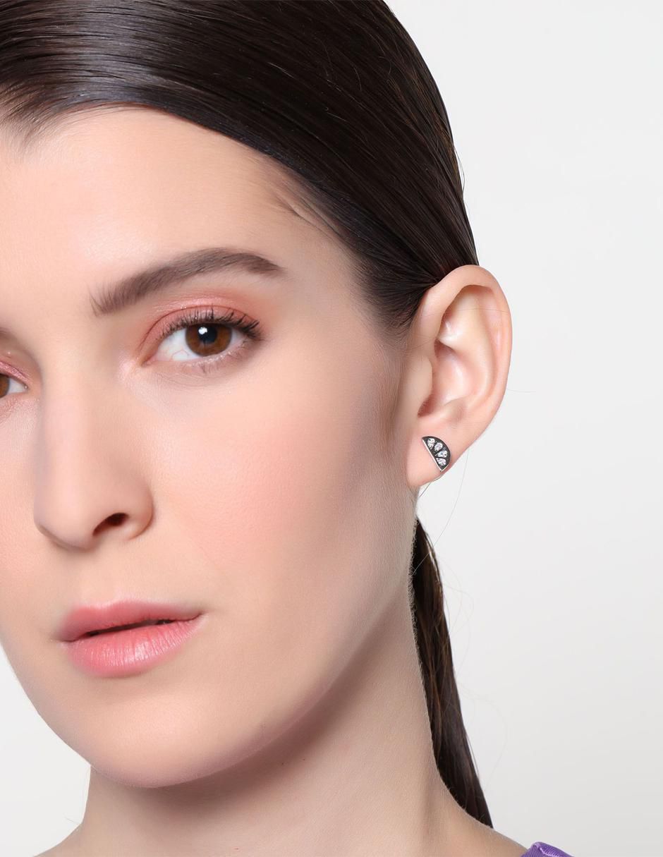 Aretes cortos de naranja con acabado baño de oro blanco 18 K cristal 3