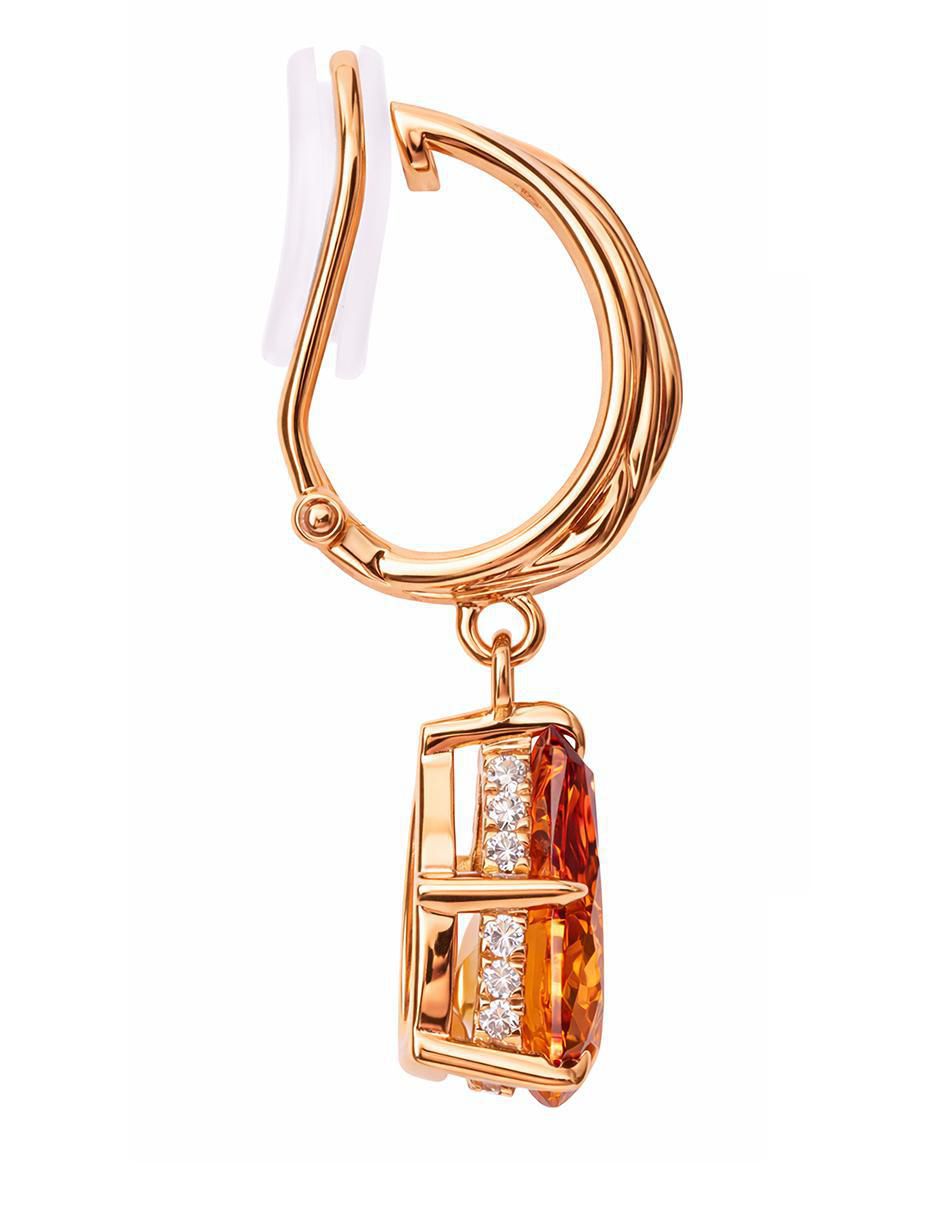 Arete individual de gota de oro amarillo 18 k con acabado brillante 3