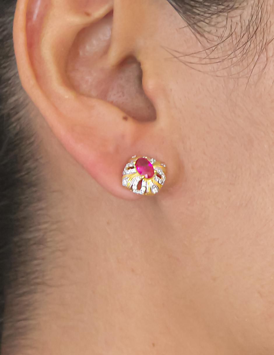 Aretes cortos ovalados de plata P 925 con acabado chapa de oro circonita 3