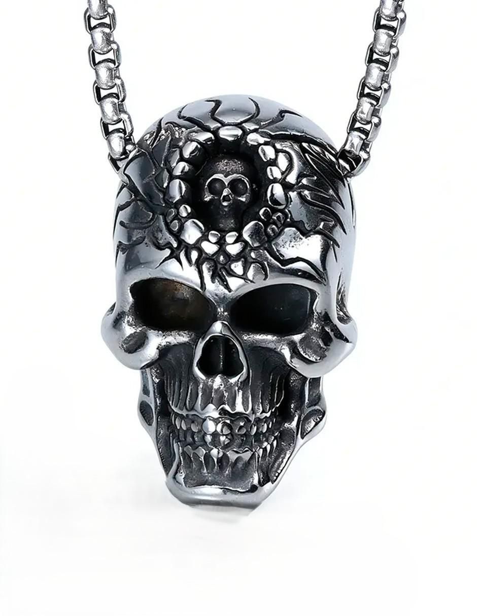 Collar con dije de calavera