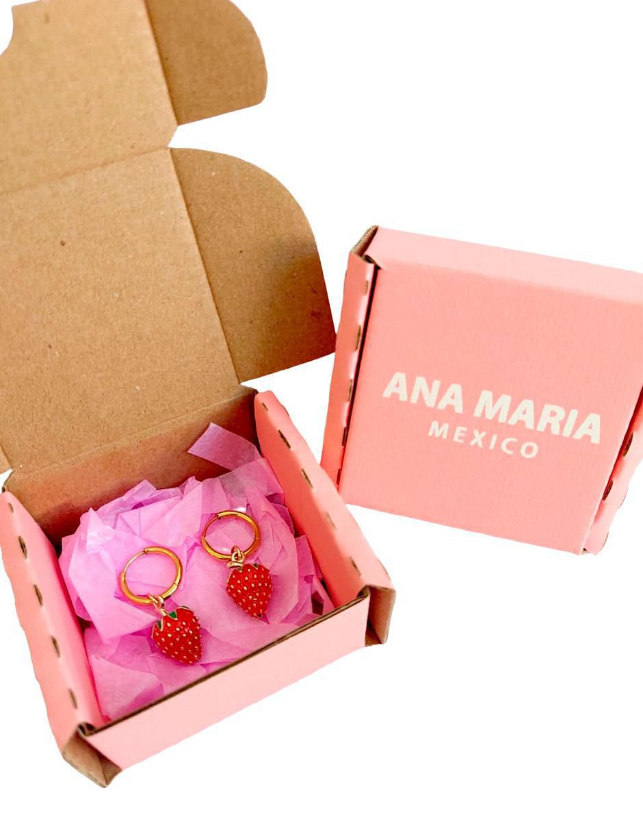 Aretes cortos de fresa Ana Maria México con acabado esmaltado 4
