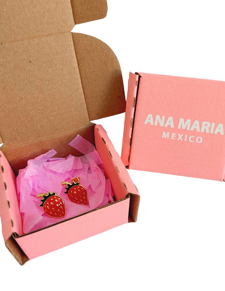 Aretes cortos de fresa Ana Maria México con acabado esmaltado 4