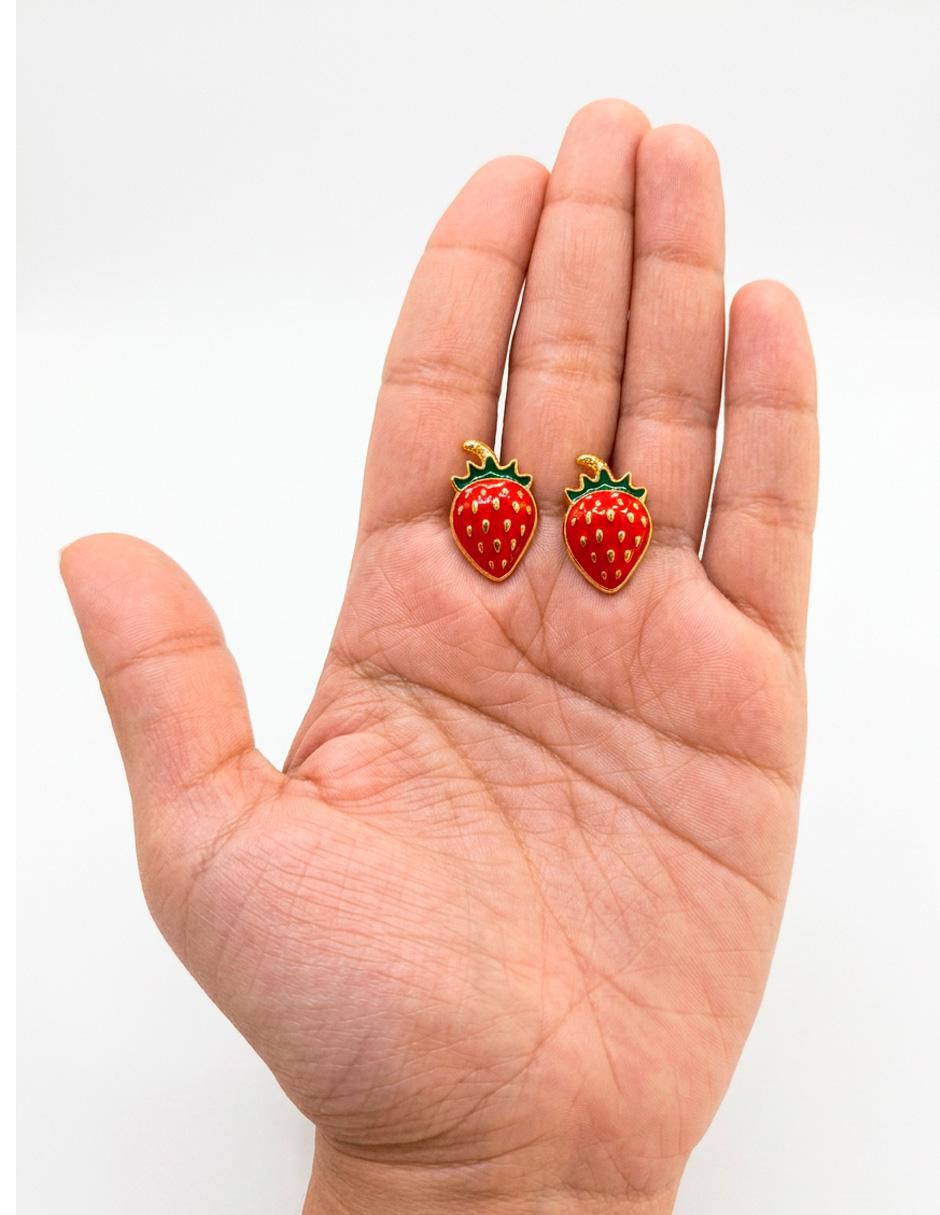 Aretes cortos de fresa Ana Maria México con acabado esmaltado 5